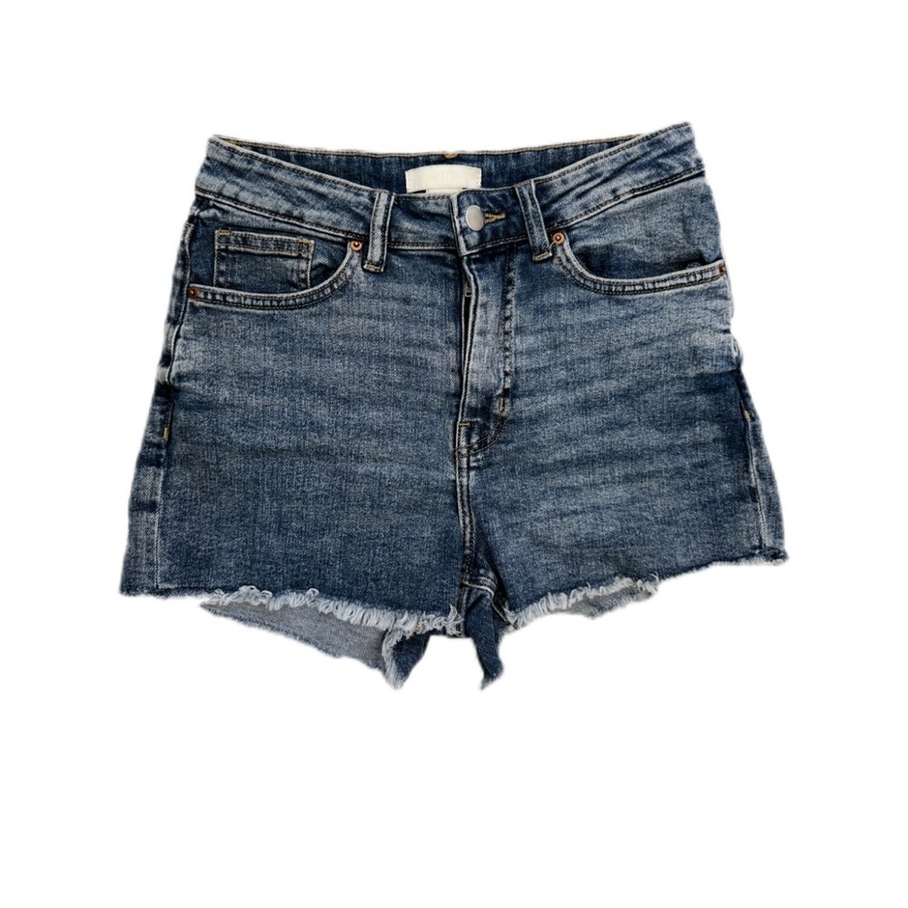 H&M Casual High-Waisted Shorts – Stylish & Comfortable!
